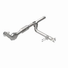 Cargar imagen en el visor de la galería, Magnaflow 01-03 Ford F150 XL/XLT V6 4.2L OEM Grade / EPA Compliant Direct-Fit Catalytic Converter