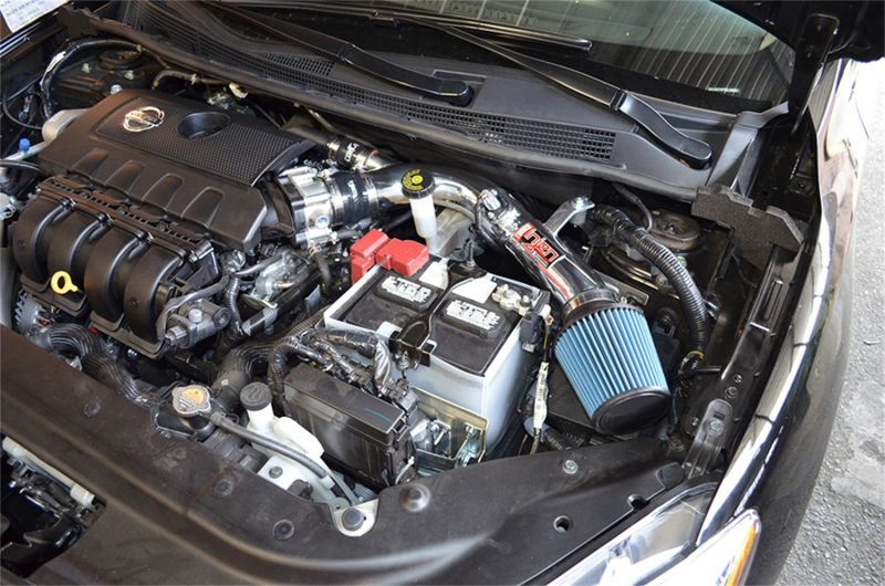 Injen 13-19 Nissan Sentra 4 cilindros 1.8L con MR Tech y entrada de Ram corta polaca Air Fusion
