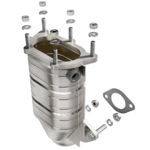 Cargar imagen en el visor de la galería, MagnaFlow Conv DF 98-99 Hyun Accent 1.5L Manifold