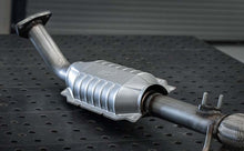 Cargar imagen en el visor de la galería, MagnaFlow Conv DF Subaru 85 89