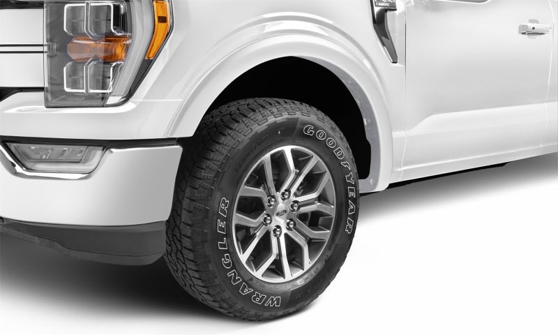 Bushwacker 18-20 Ford F-150 OE Style bengalas 4 piezas - Oxford blanco