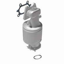 Cargar imagen en el visor de la galería, MagnaFlow Conv DF 04-07 Saturn VUE 3.5L Front