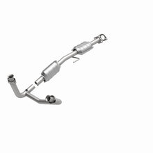 Cargar imagen en el visor de la galería, MagnaFlow Conv DF 86-97 Ford Aerostar 3.0L