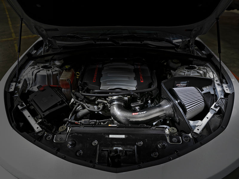 aFe 19-21 GM Trucks 5.3L/6.2L Track Series Sistema de admisión de aire frío de fibra de carbono con filtros Pro Dry S