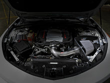 Cargar imagen en el visor de la galería, aFe 19-21 GM Trucks 5.3L/6.2L Track Series Sistema de admisión de aire frío de fibra de carbono con filtros Pro Dry S