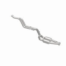 Cargar imagen en el visor de la galería, MagnaFlow Conv DF 94-97 MercedeS C280 2.8L
