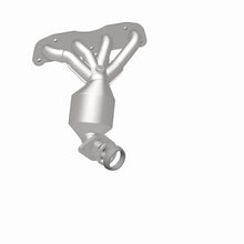 Cargar imagen en el visor de la galería, MagnaFlow Conv Direct Fit 09-14 Sentra 2.0L Manifold