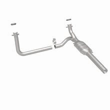 Cargar imagen en el visor de la galería, MagnaFlow Conv DF Chevrolet/GMC 1500 1/2 Ton