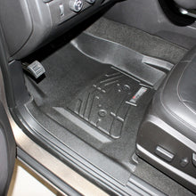Cargar imagen en el visor de la galería, Westin 2015-2018 Chevrolet/GMC Colorado/Canyon Ext/Crew Cab Wade Sure-Fit Floor Liners Front - Black