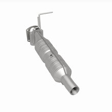 Cargar imagen en el visor de la galería, MagnaFlow 09-19 Ford F53 V10 6.8L Underbody 6.8L Direct Fit Catalytic Converter