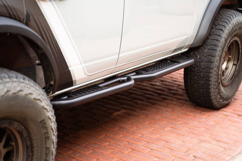 DV8 Offroad 21-22 Ford Bronco OE Plus Series Pasos laterales
