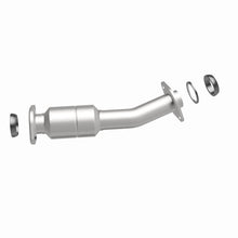 Cargar imagen en el visor de la galería, Magnaflow Conv DF 11-15 Sienna 3.5 Underbody