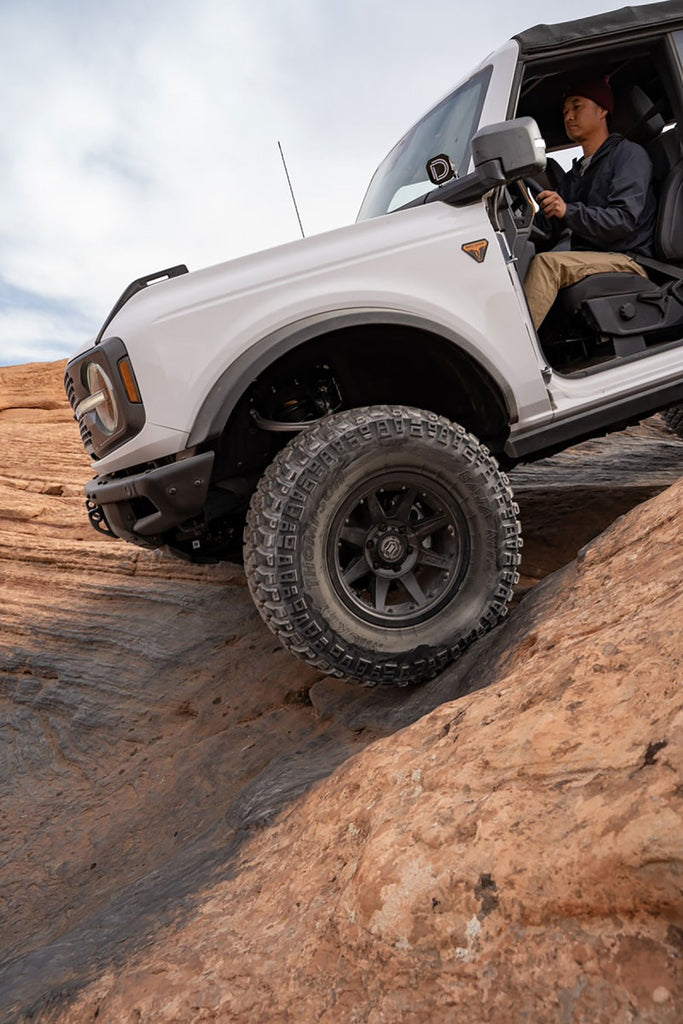 ICON Rebound Pro 17x8.5 6x5.5 0mm Offset 4.75in BS 106.1mm Diámetro Rueda negra satinada