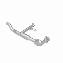 Cargar imagen en el visor de la galería, Magnaflow 01-03 Ford F150 XL/XLT V6 4.2L OEM Grade / EPA Compliant Direct-Fit Catalytic Converter