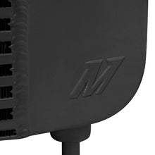 Cargar imagen en el visor de la galería, Mishimoto 06-10 Chevy 6.6L Duramax Intercooler Kit con tubos (negro)