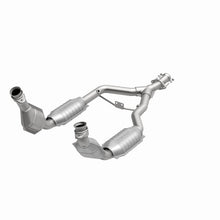 Cargar imagen en el visor de la galería, MagnaFlow Conv DF 96-98 Ford Mustang 3.8L