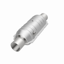 Cargar imagen en el visor de la galería, Magnaflow Conv Univ 2.25 OEM Angled O2