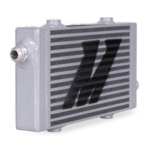 Cargar imagen en el visor de la galería, Mishimoto Universal Small Bar and Plate Cross Flow Silver Oil Cooler
