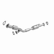 Cargar imagen en el visor de la galería, MagnaFlow Conv DF 02-03 Saturn Vue 3.0L Rear