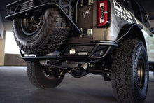 Cargar imagen en el visor de la galería, Parachoques trasero DV8 Offroad 21-23 Ford Bronco Competition Series