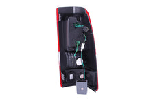 Cargar imagen en el visor de la galería, ANZO 2003-2006 Chevrolet Silverado 1500 luces traseras LED rojo/transparente