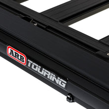 Cargar imagen en el visor de la galería, Toldo de aluminio ARB, marco negro, 8.2 pies x 8.2 pies, instalado con tira de luz LED