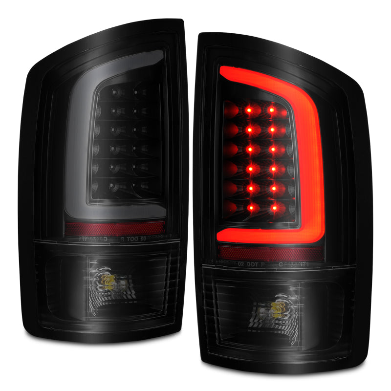 ANZO 2002-2006 Dodge Ram 1500 luces traseras LED con barra de luz, carcasa negra, lente ahumada