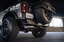 Cargar imagen en el visor de la galería, Parachoques trasero DV8 Offroad 21-23 Ford Bronco Competition Series