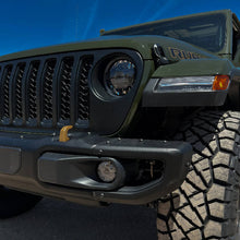 Cargar imagen en el visor de la galería, ARB Nacho Jeep JL / JT 3 Piece Modular Bumper Quatro Fog Mount