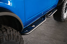 Cargar imagen en el visor de la galería, DV8 Offroad 21-22 Ford Bronco OE Plus Series Pasos laterales