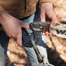 Cargar imagen en el visor de la galería, Ford Racing 2021 Ford Bronco WARN Kit de cabrestante