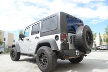 Cargar imagen en el visor de la galería, DV8 Offroad 07-18 Jeep Wangler JK Parte trasera cuadrada con techo rígido - 4 puertas