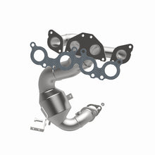 Cargar imagen en el visor de la galería, MagnaFlow Conv DF 05-11 Volvo XC90 4.4L Rear