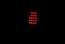 Cargar imagen en el visor de la galería, ANZO 2003-2006 Chevrolet Silverado 1500 luces traseras LED cromadas