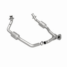 Load image into Gallery viewer, MagnaFlow Conv DF 00-03 Ford E150 5.4L