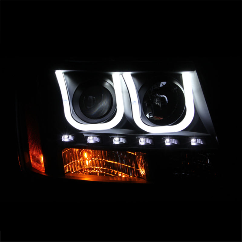 ANZO 2007-2013 Chevrolet Avalanche Faros delanteros con barra en U, color negro