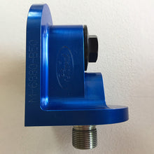 Cargar imagen en el visor de la galería, Ford Racing Push Rod V8 90 Degree Billet Oil Filter Adapter