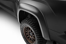 Cargar imagen en el visor de la galería, Bushwacker 22-23 Toyota Tundra Extend-A-Fender estilo bengalas 4 piezas - negro