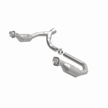 Cargar imagen en el visor de la galería, MagnaFlow Conv Direct Fit 06-07 Ram 1500 4.7L Underbody