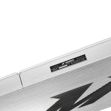 Cargar imagen en el visor de la galería, Mishimoto 07-17 Jeep Wrangler JK Performance Aluminum Radiator V2