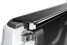 Cargar imagen en el visor de la galería, Rugged Ridge Armis Retractable Locking Bed Cover 20-21 JT