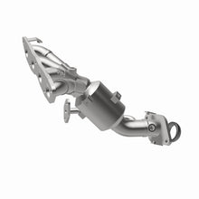 Cargar imagen en el visor de la galería, MagnaFlow OEM Grade 12-17 Toyota Prius C Federal / EPA Compliant Manifold Catalytic Converter