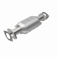Cargar imagen en el visor de la galería, MagnaFlow Catalytic Converter DF 98-00 Nissan Frontier 2.4L Rear