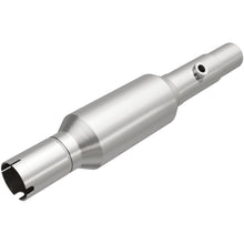 Cargar imagen en el visor de la galería, MagnaFlow Conv Direct Fit 96-98 Jeep Grand Cherokee Underbody