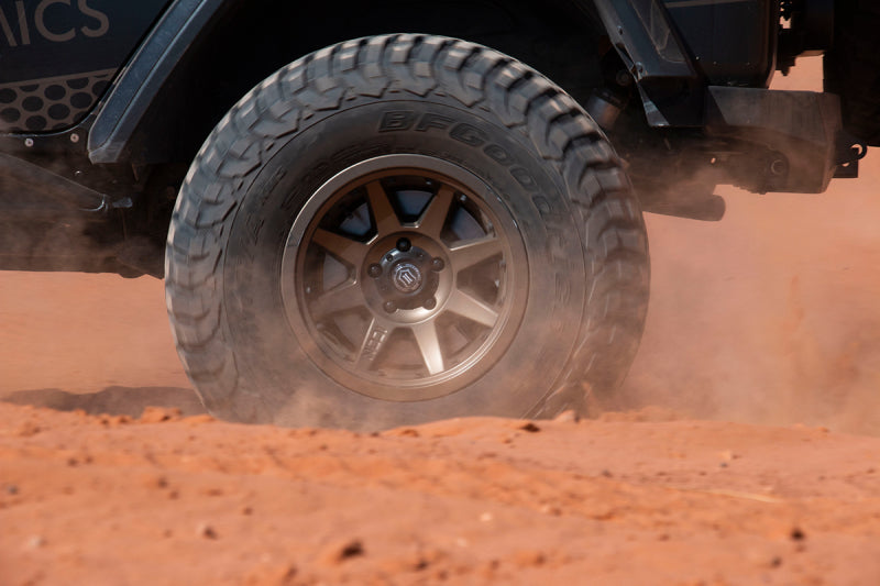 ICON Rebound Pro 17x8.5 5x4.5 0mm Offset 4.75in BS Rueda de bronce con diámetro de 71.5mm