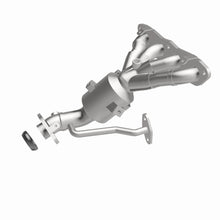 Cargar imagen en el visor de la galería, MagnaFlow OEM Grade 12-17 Toyota Prius C Federal / EPA Compliant Manifold Catalytic Converter