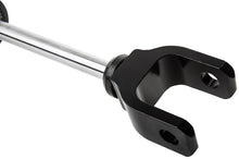 Cargar imagen en el visor de la galería, Fox 20-Up GM 2500/3500 HD Performance Series 2.0 Amortiguador delantero de cuerpo liso con elevación de 0-1 pulgada