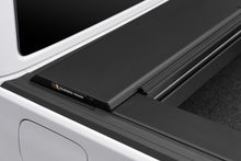 Cargar imagen en el visor de la galería, Rugged Ridge Armis Retractable Locking Bed Cover 20-21 JT