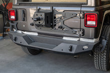 Cargar imagen en el visor de la galería, DV8 Offroad 2018+ Jeep Wrangler JL Portador de neumáticos montado en el portón trasero