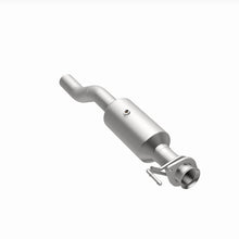 Cargar imagen en el visor de la galería, MagnaFlow 20-22 Ford F-350 Super Duty V8 7.3L Rear Underbody Direct Fit Catalytic Converter